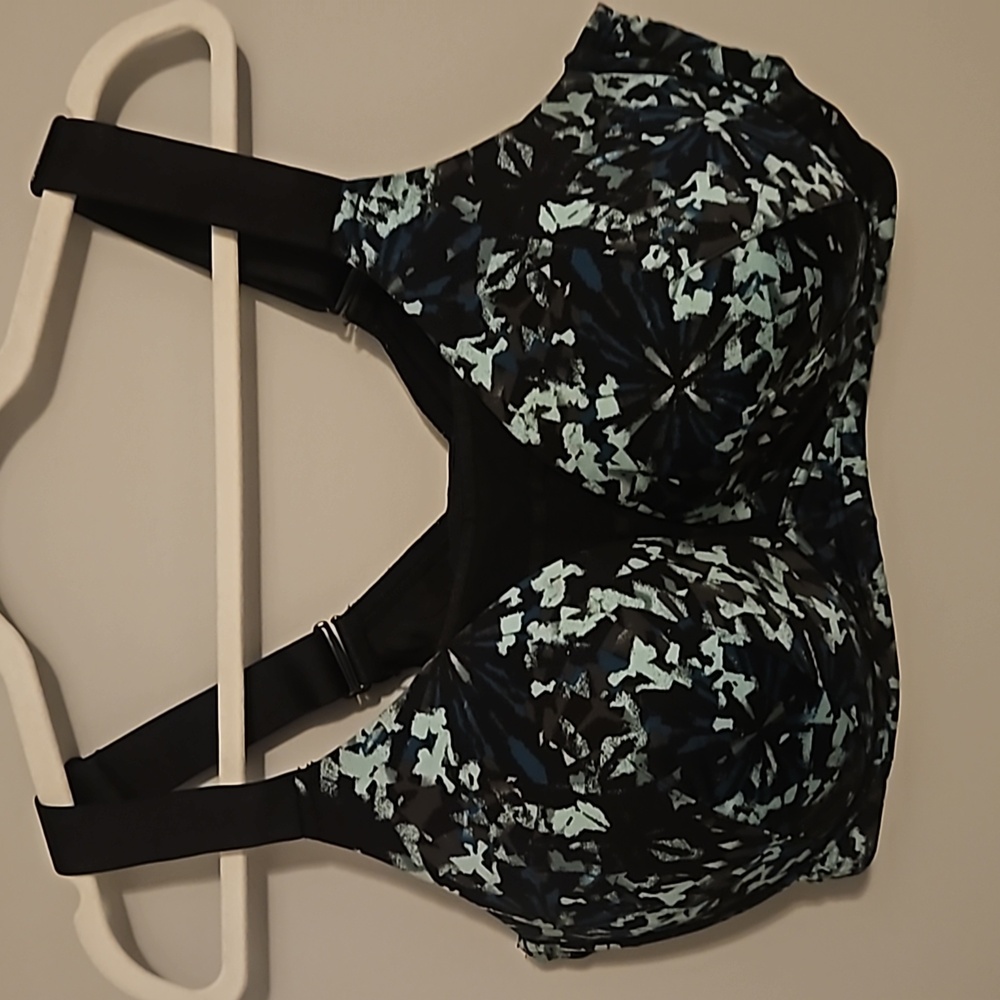 Lane Bryant Livi Activewear Sports Bra